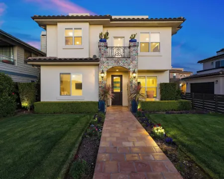 Sunset Serenity by Avantstay Rooftop w/ Hot Tub & Fire Pit, 3 Blocks to Beach! Hotels in Grover Beach