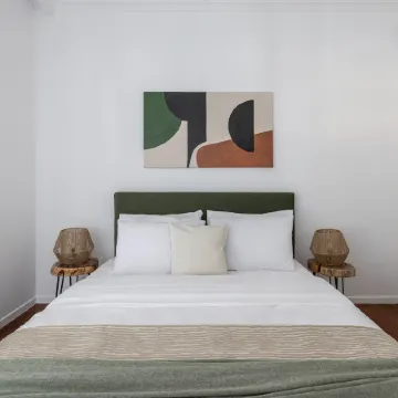 Stylish 1BR Retreat Near Alimos Beach Tram