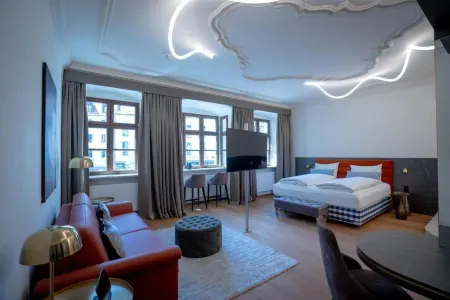 Maxim Suites by Elias Holl