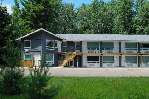 Stay Inn Muskoka Các khách sạn ở Gravenhurst
