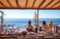 Villa Pino Hotels in Furore
