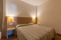 Almirall Apartaments - Condos