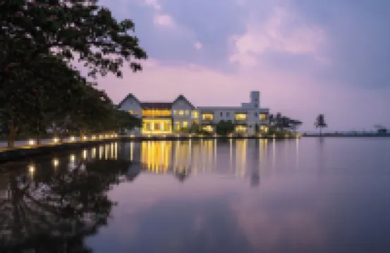 ザ レイク マナー