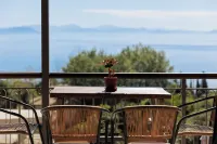 The Summit Escape - Mountain view