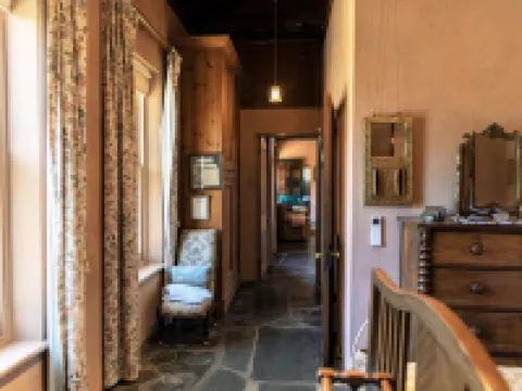 Buxton Manor Hotels in North Adelaide