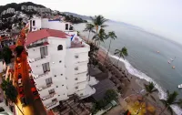 Emperador Vallarta Beachfront Hotel and Suites Hotels near Conchas Chinas Beach