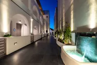 Deluxe Hotel Santorini