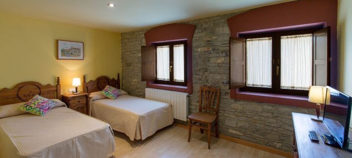 Hotel Rural Los Cerezos de Yanguas Hotels in Soria