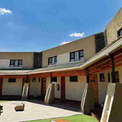 Epanga Apartments Hotel Exterior