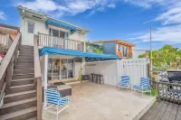 Vista Mar  Scenic 3BR Family Waterfront w Private Dock Hotels in North Miami