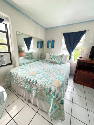 Coconut Cove Resort & Marina Hotels near Drift