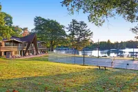 Chanticleer Inn Hotels in Cloverland