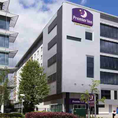 Premier Inn London Ealing Hotel Exterior