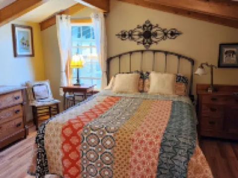 Mountain Getaway near Brevard and Cashiers, 4BR 3 Bath Hotels in Transylvania County