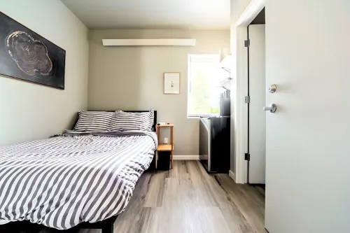 Cozy Micro Suites: Sleeps 2, Minutes to Downtown