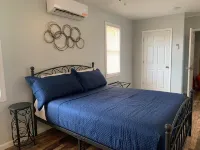 Bourbon Oak Hideaway 2 offers a 2 bed 2.5 bath apartment in historic Bardstown.