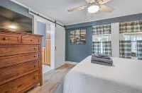 Brockway's 5 bed 4 bath Homestead Minutes From All-Star Village
