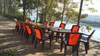 Nepal Himalayan Paulownia Resort Hotels in Meghauli