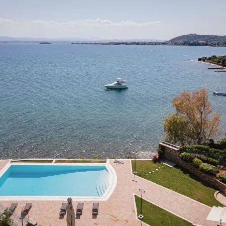 Eretria Luxurious Seafront Villa