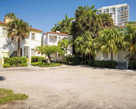 ไมอามี ริเวอร์ อินน์ บาย เรนซซี โรงแรมในไมอามี