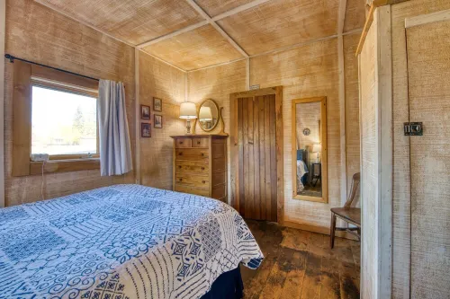 Tranquil Cabin on Sleeping Child Creek