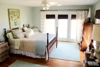 Quintessential Maine Get-a-Way. Hotels in Biddeford