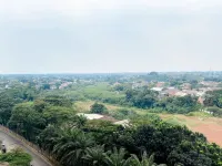 Good Choice and Homey Studio Transpark Cibubur Apartment Отели в г. Джакарта