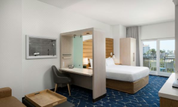 SpringHill Suites Oceanside Beach