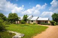 Adobe Creek Ranch - Sleeps up to 14, Hot Tub & Fire Pit