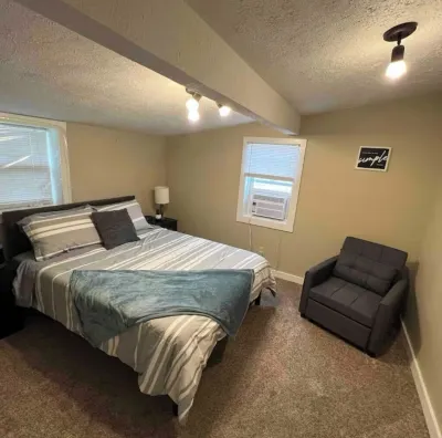 Valentine’s Tourist Tenure- Charming 2 bedroom cozy vacation home Hotels near Cowboy Trail