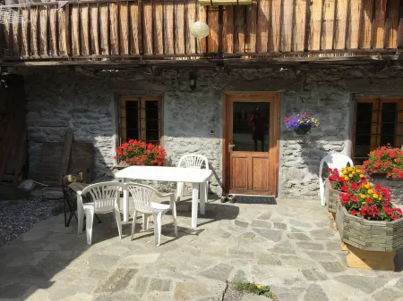 ST2 Magnificent 2-room apartment in the heart of the Queyras