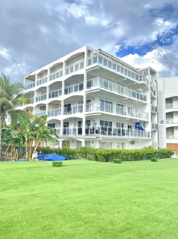 The Maho Hideaway on Sunset "Airplane" Beach