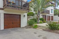 Ocean View- One block from ocean & 5 minutes from town!