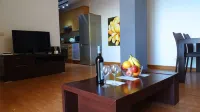 Cozy and relaxing apartment with cliff and sea views, Wifi, pool.
