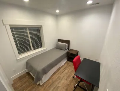 Modern guest suite, central location in SLC valley Hotels near Loveland Living Planet Aquarium