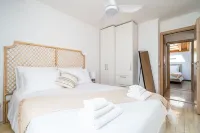 Cosy and very bright with stunning sea view