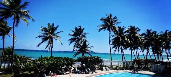 Blue Paradise: Modern Apartment steps away from beach in center of Condado! Hoteles en Condado