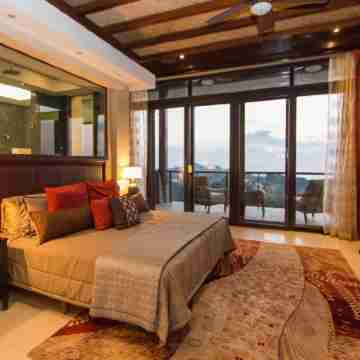 Luxurious, Private Chef,  Mesmerizing views, lots of WILDLIFE Rooms