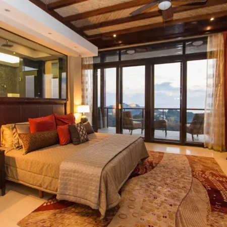 Luxurious, Private Chef,  Mesmerizing views, lots of WILDLIFE