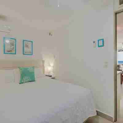 Oceanfront 2Br Villa for 6 -  3 Bathrooms - Walk to la Isla & Beach Rooms