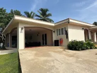 Entire Private House Perfect for a  Tropical Gateway