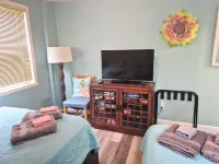 First Floor Home, No Stairs, Only One Block From The Ocean Hotels in Surfside Beach