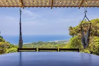 Gorgeous Villa with Breathtaking Ocean Views Hotels in Savegre