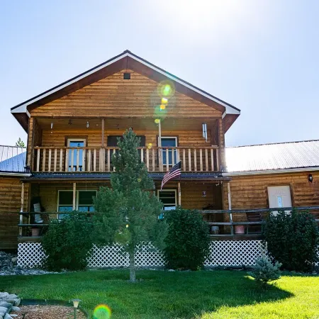 Blue Jay Inn Getaway with amazing views and wildlife