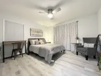 3BR/2BA Near the BLVD - Parking, Laundry, Sleep 10