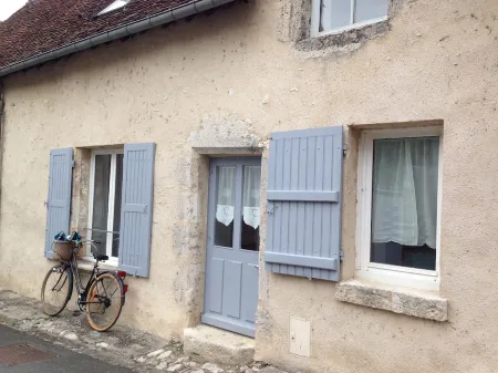 Old house of character in 1 min of the Loire Отели в г. Луар и Шер