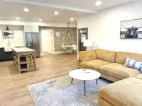 Brand NEW modern ski retreat close to Sundance & BYU فنادق في Pleasant Grove