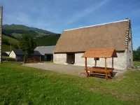CAMPAN Authentic thatched barn, completely renovated, very comfortable