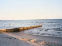 Now Has TV + Linens - Relaxing 4-Bedroom Cottage in Westbrook, CT at West Beach Hotels in Westbrook