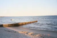 Now Has TV + Linens - Relaxing 4-Bedroom Cottage in Westbrook, CT at West Beach